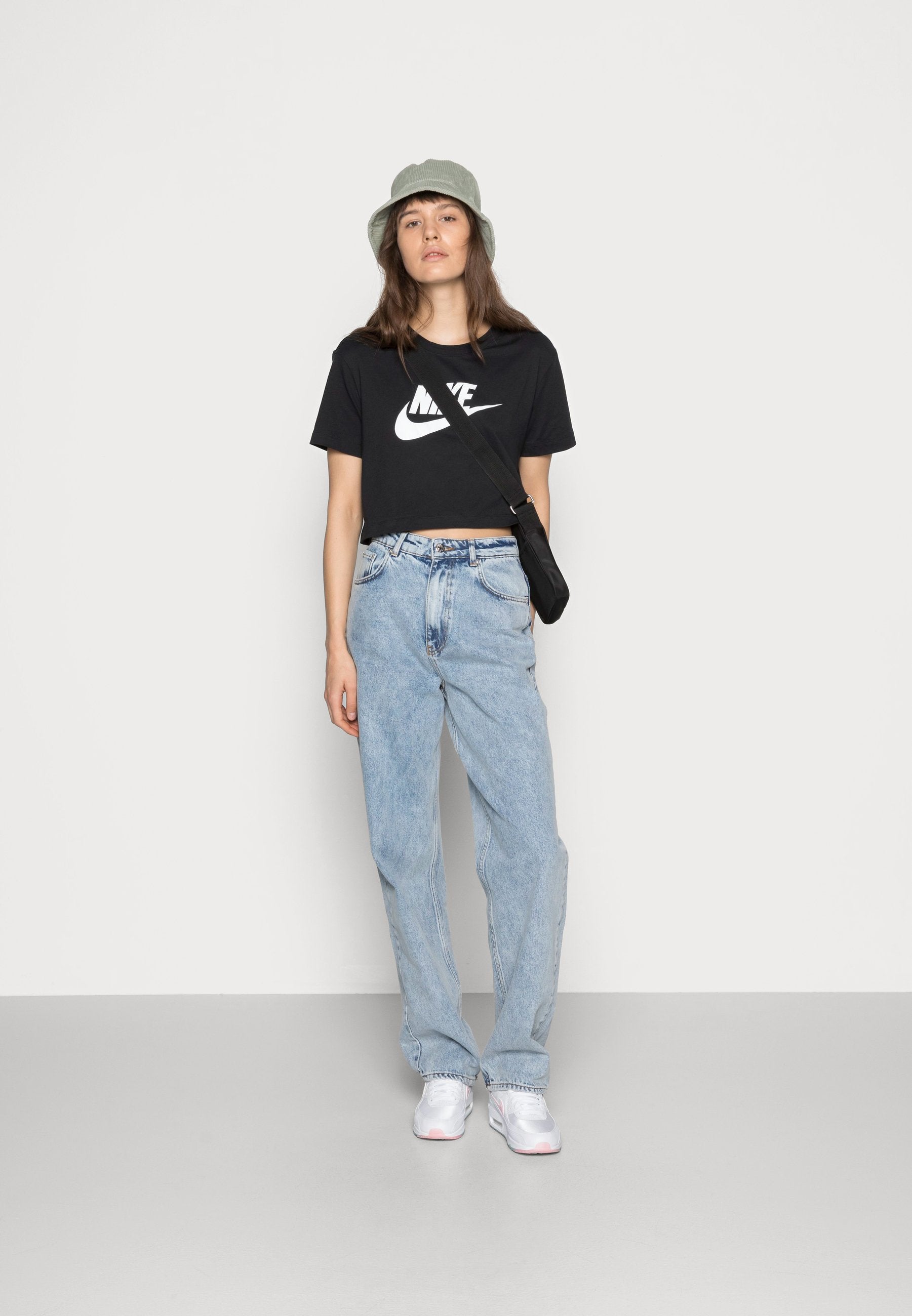 Nike Sportswear TEE