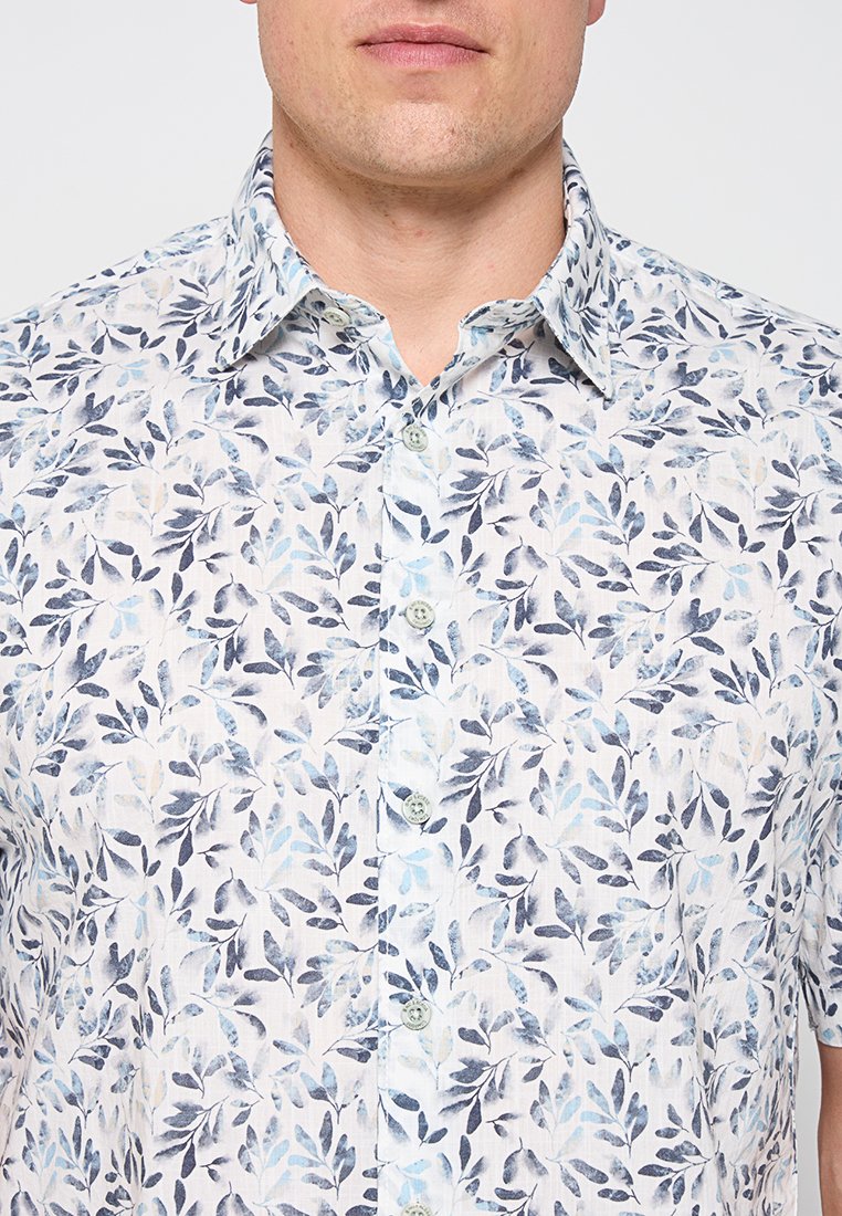 REGULAR FIT Media 2