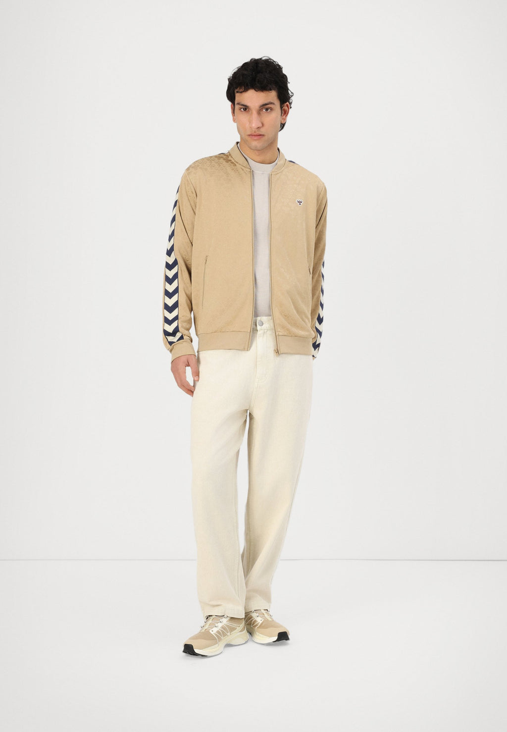 Hummel ARCHIVE REGULAR JACKET
