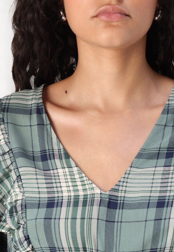 Vero Moda VMCAMILLO CHECK V NECK