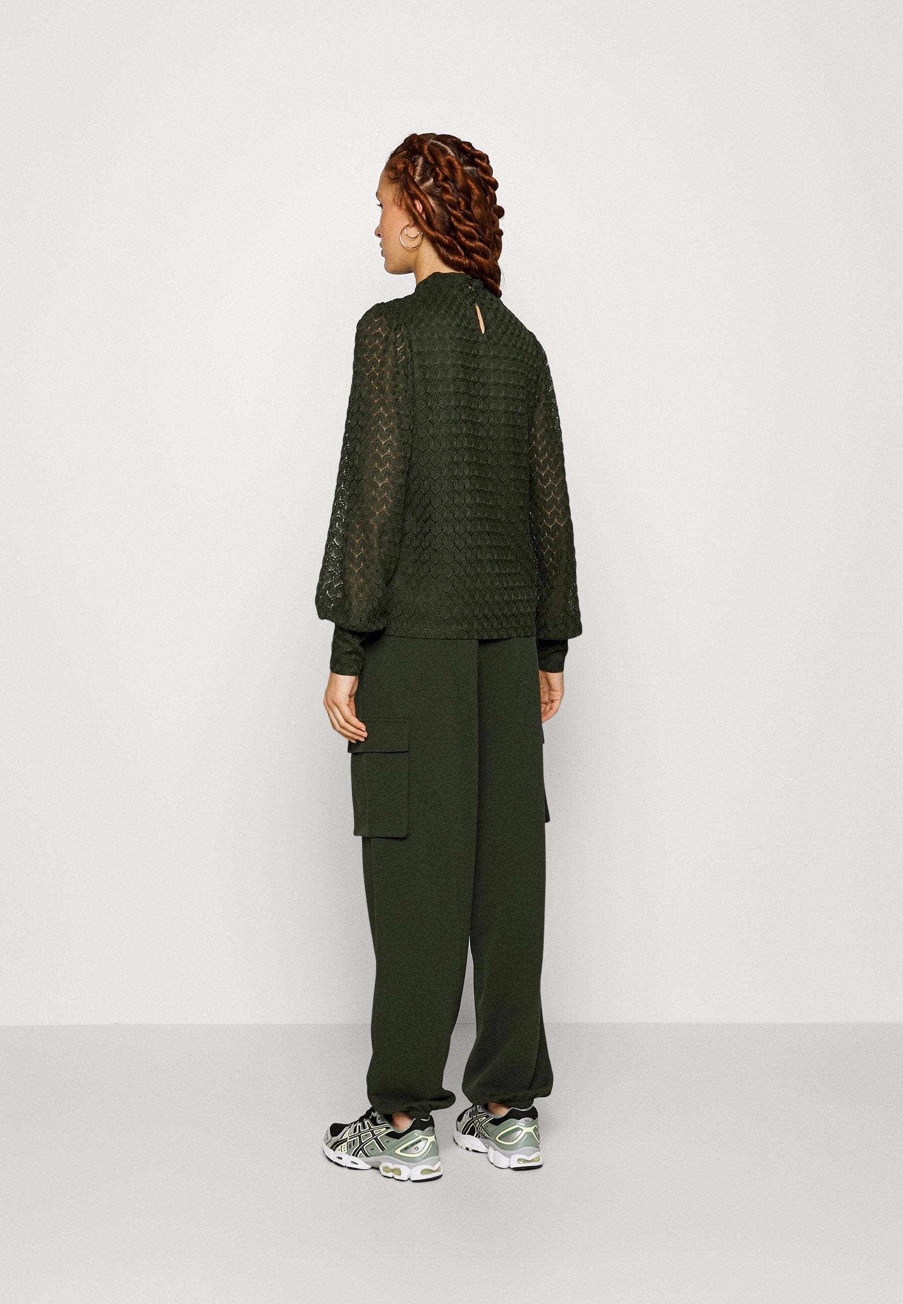 ONLOLA PANT  Media 4