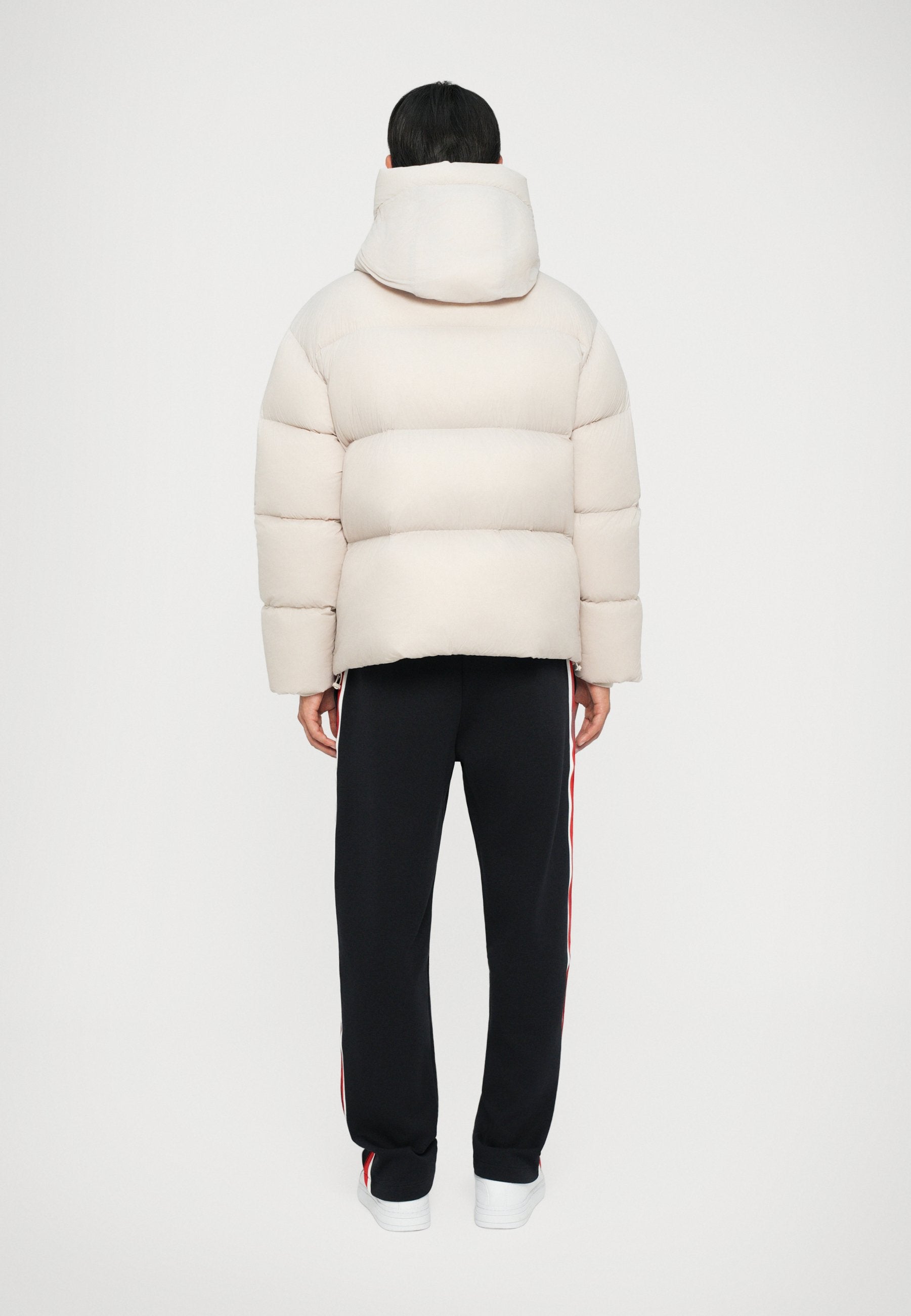 JACKET Media 4