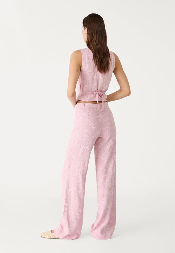 Stradivarius EMBROIDERED
