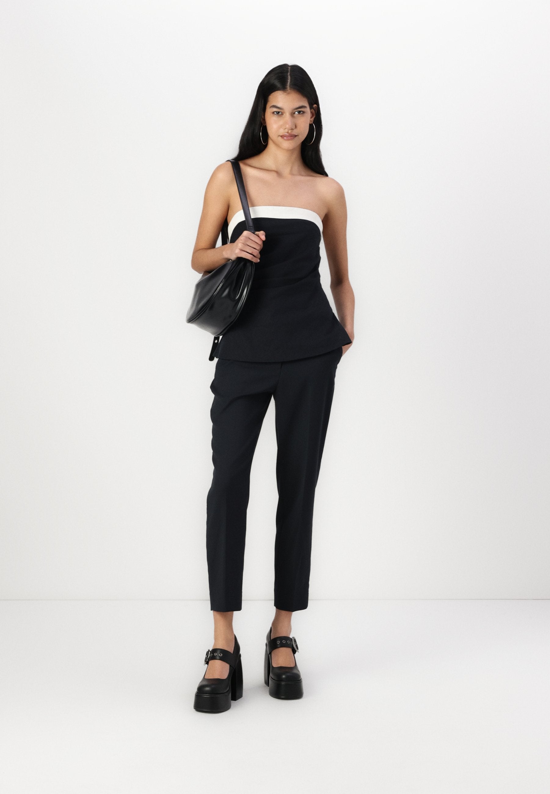 Abercrombie & Fitch High Rise Belted Ankle Straight Pant