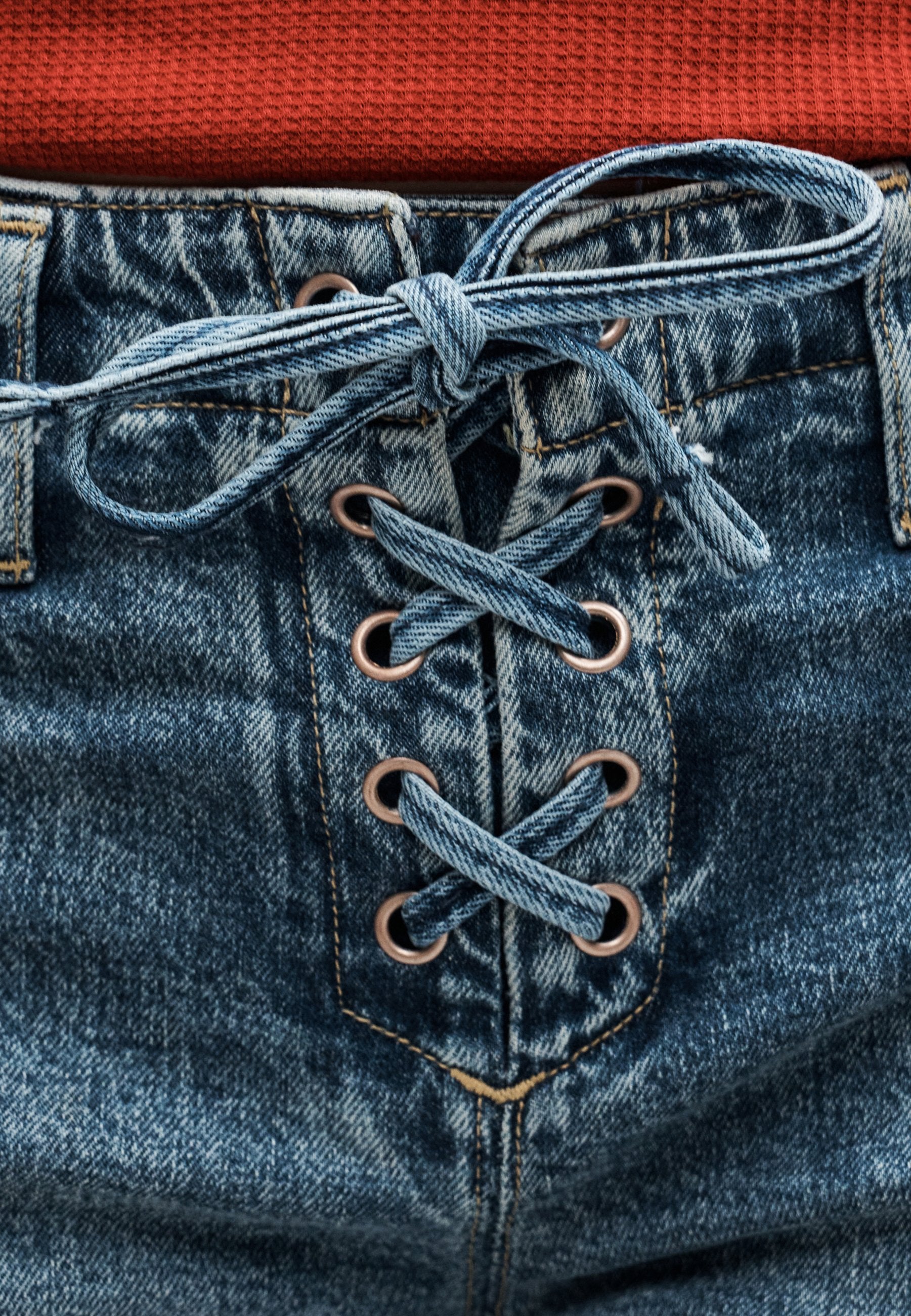 GAP LOOSE MED MARTIN LACE UP
