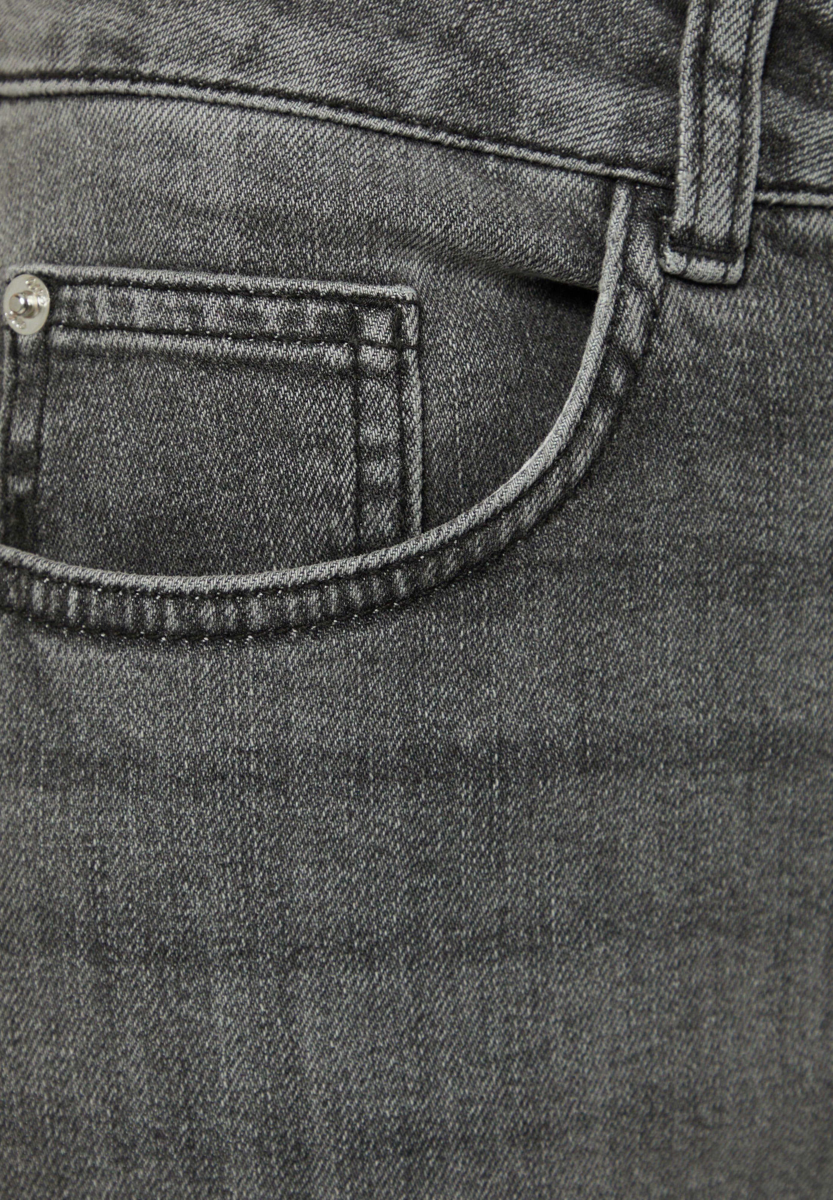 comma casual identity MIT GEFRANSTEM SAUM