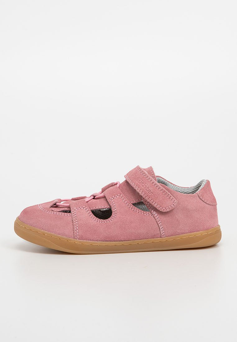 Rosa Wildleder Schuh mit Ausschnittdesign, Klettverschlussriemen und strukturiertem Gummisohle, ausgestattet mit einem atmungsaktiven Mesh-Futter und kontrastierenden Akzenten.