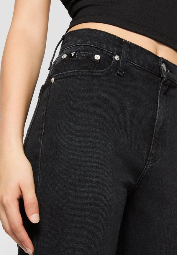 Calvin Klein Jeans MOM