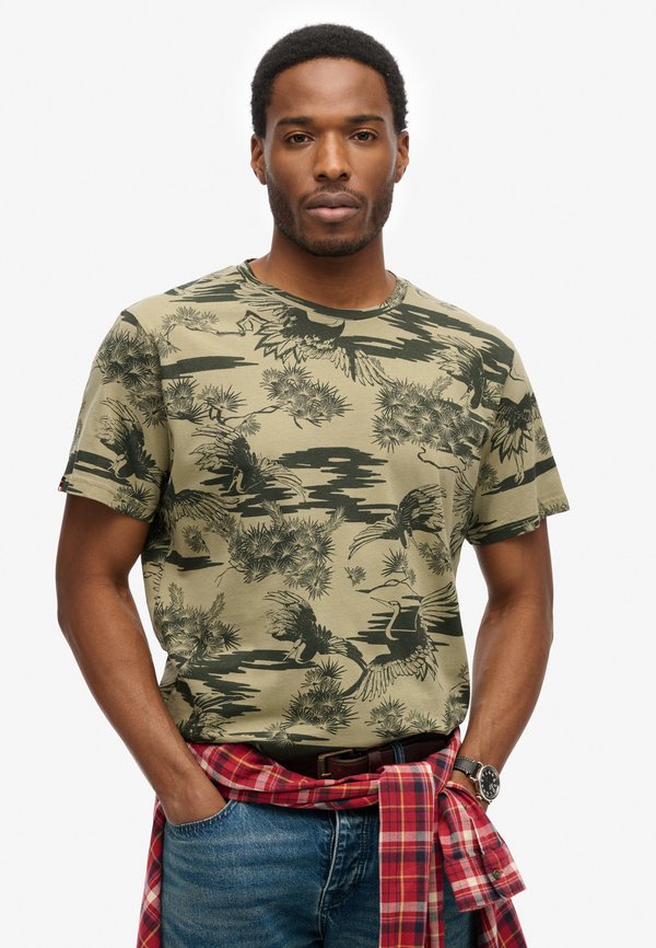 Superdry & Co CLASSIC ESSENTIAL - Print T-shirt - pine crane khaki