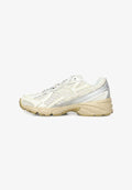 New Balance Trainers - beige