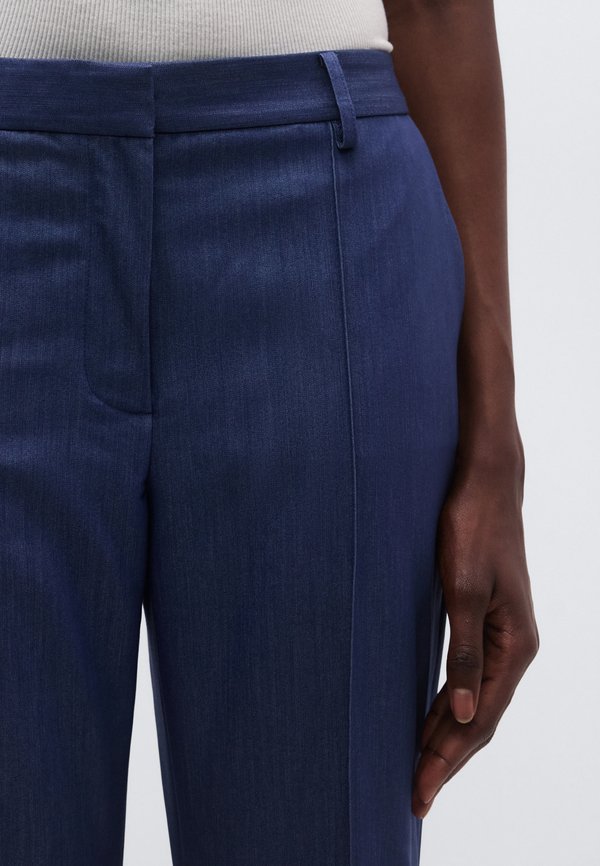 DKNY