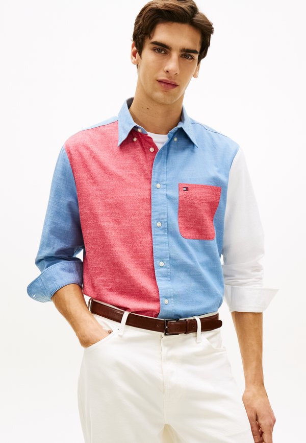 Tommy Hilfiger RELAXED FIT COLOUR-BLOCKED CHAMBRAY SHIRT