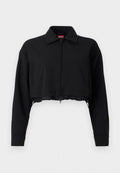 Schwarze, kurz geschnittene Jacke mit Reißverschluss vorne, zwei seitlichen Taschen und einem Kragen. Hergestellt aus glattem Stoff mit einer figurbetonten Silhouette.