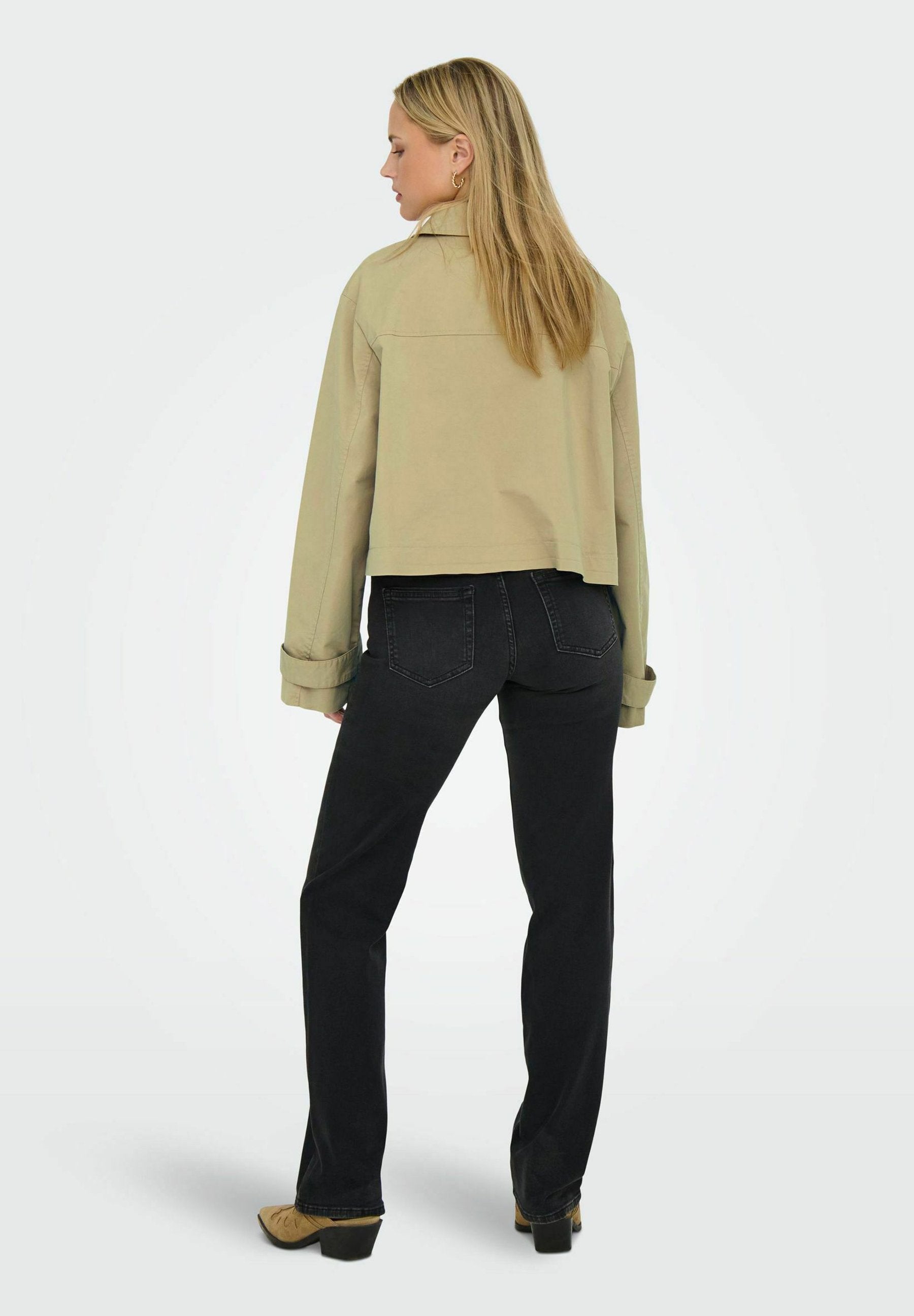 ONLY Leichte Jacke Media 4