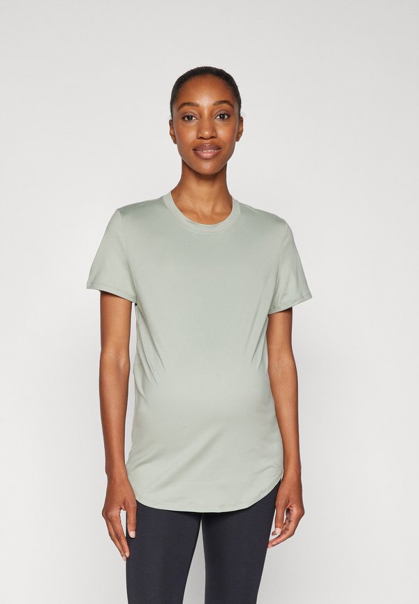 Nike Performance ONE