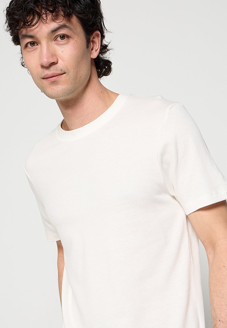 Hackett London