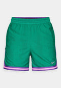 Grüne Sportshorts mit einem strukturierten Muster, ausgestattet mit lila und rosa Streifen am Saum, einem elastischen Bund und dem Nike-Logo-Detail.