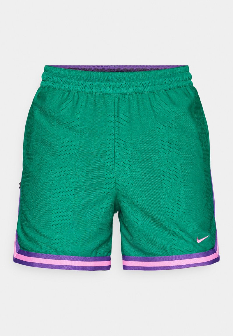 Grüne Sportshorts mit einem strukturierten Muster, ausgestattet mit lila und rosa Streifen am Saum, einem elastischen Bund und dem Nike-Logo-Detail.