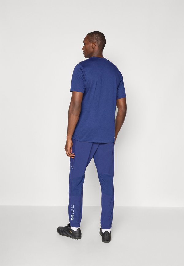 adidas Performance TECH APP