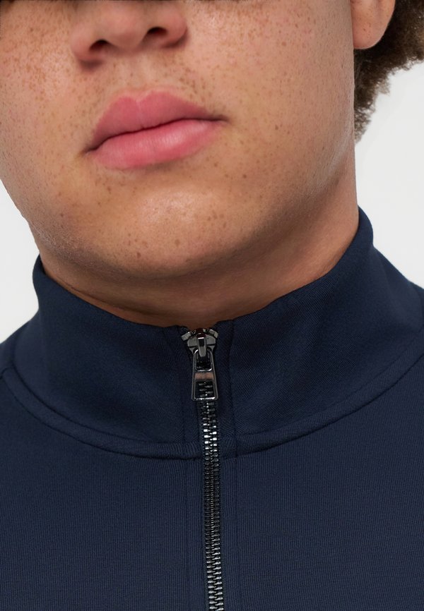EA7 Emporio Armani
