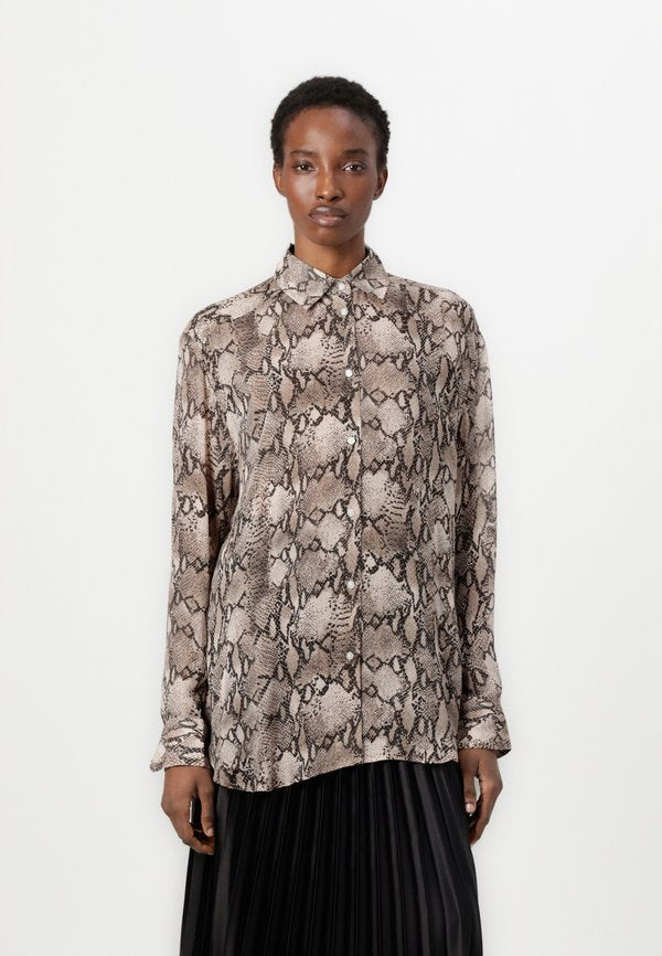 HUGO THE BOYFRIEND SHIRT