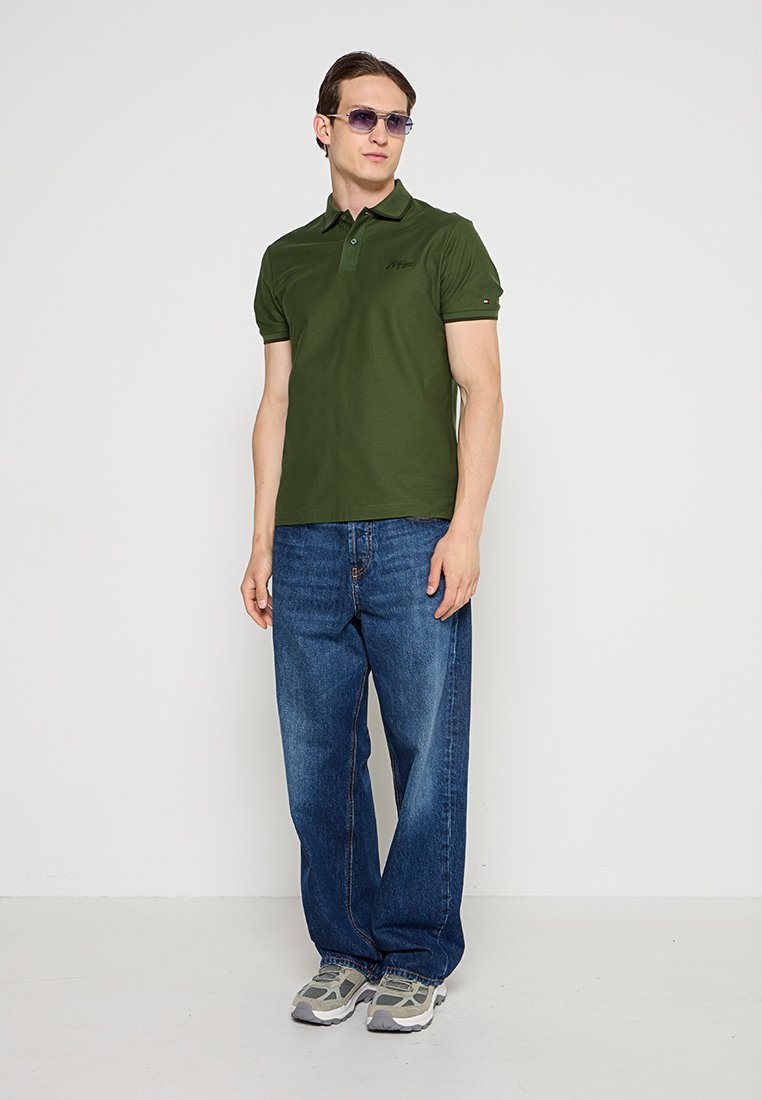 REGULAR FIT Media 2