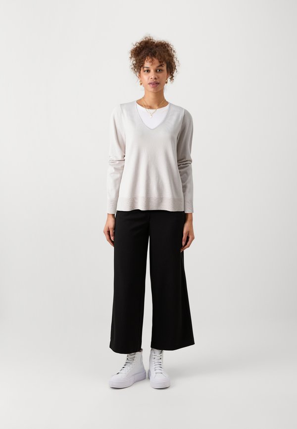 Vero Moda Tall VMSILJE VNECK