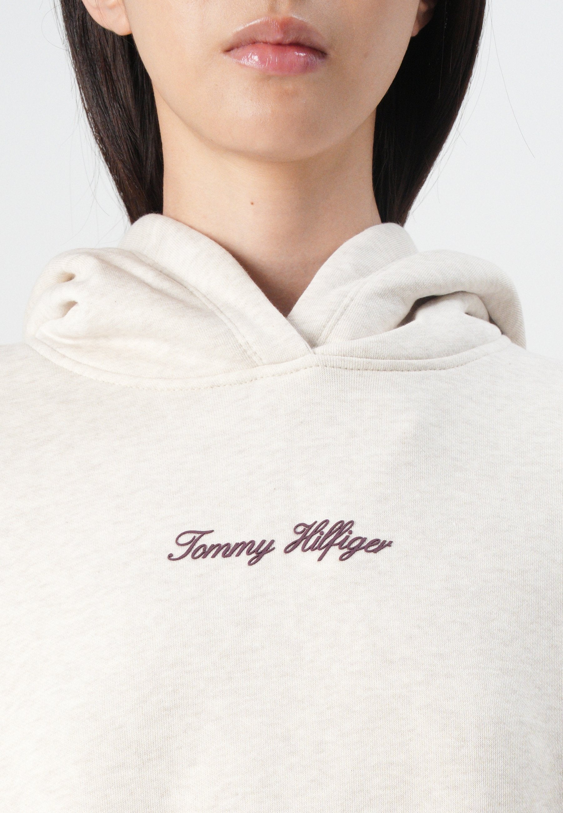 CLASSIC SCRIPT HOODIE Media 6