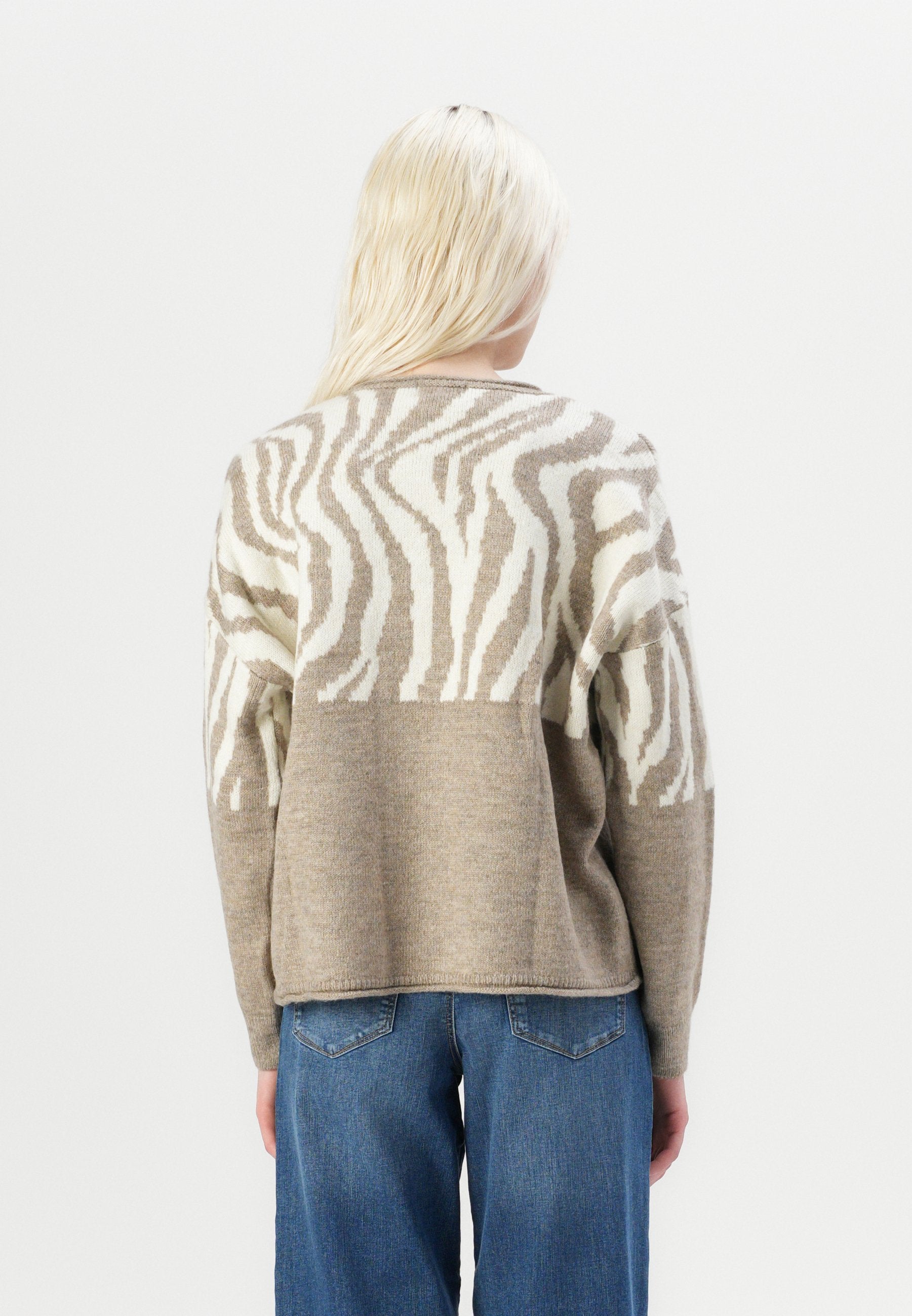 ONLY ONLJADE ANIMAL O NECK
