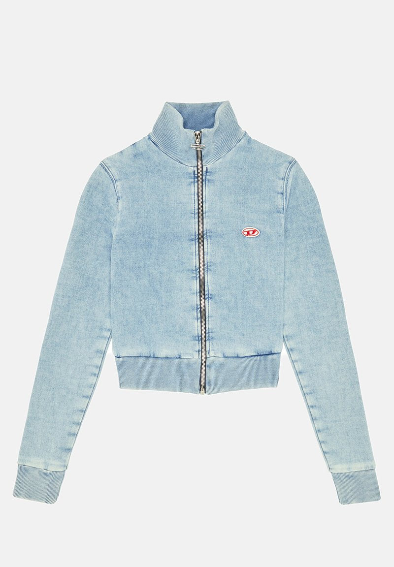 Hellblaue, kurz geschnittene Jeansjacke mit hohem Kragen, Frontreißverschluss und gerippten Bündchen. Enthält ein kleines Logo auf der linken Brust.