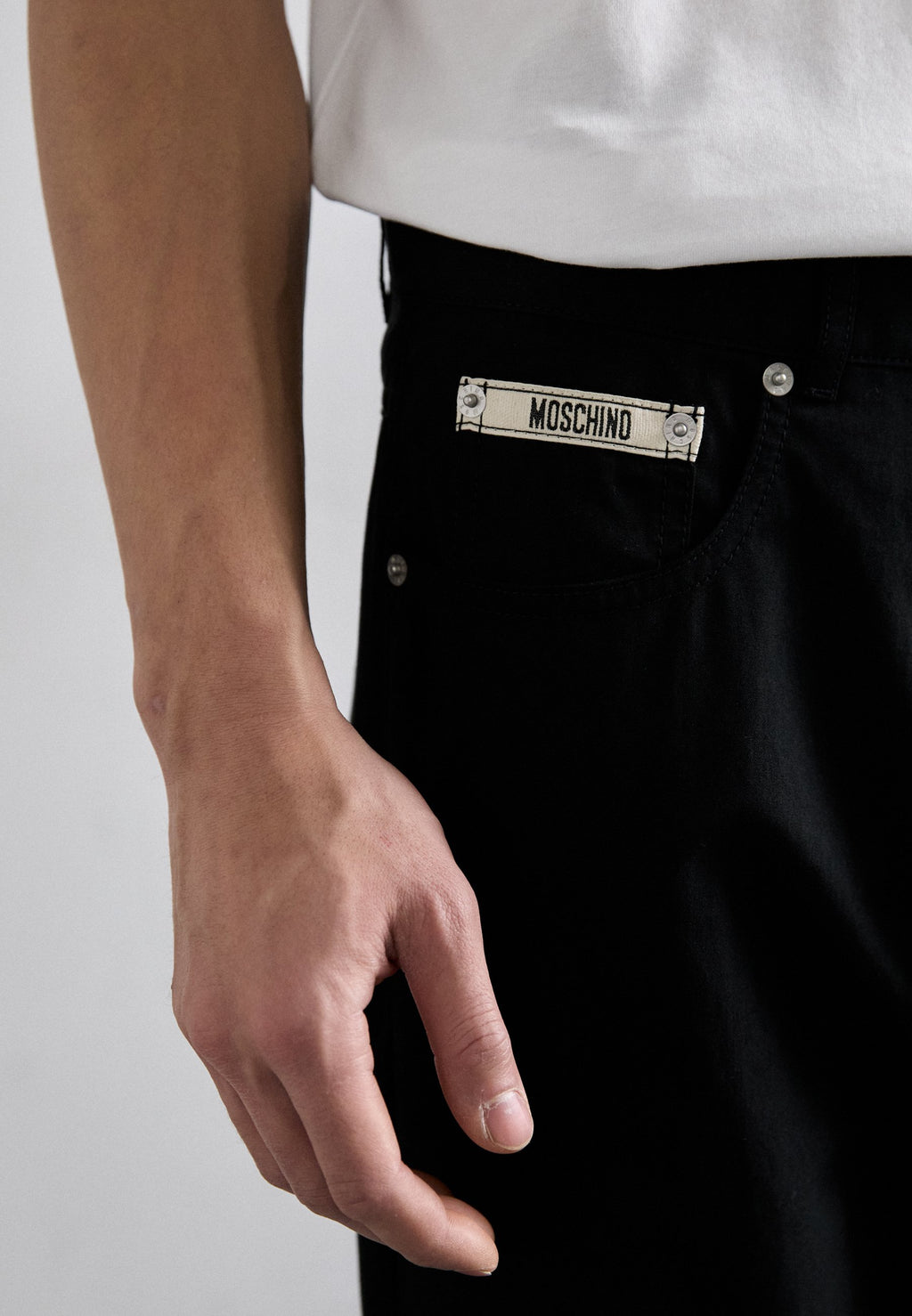 MOSCHINO INSTITUTIONAL