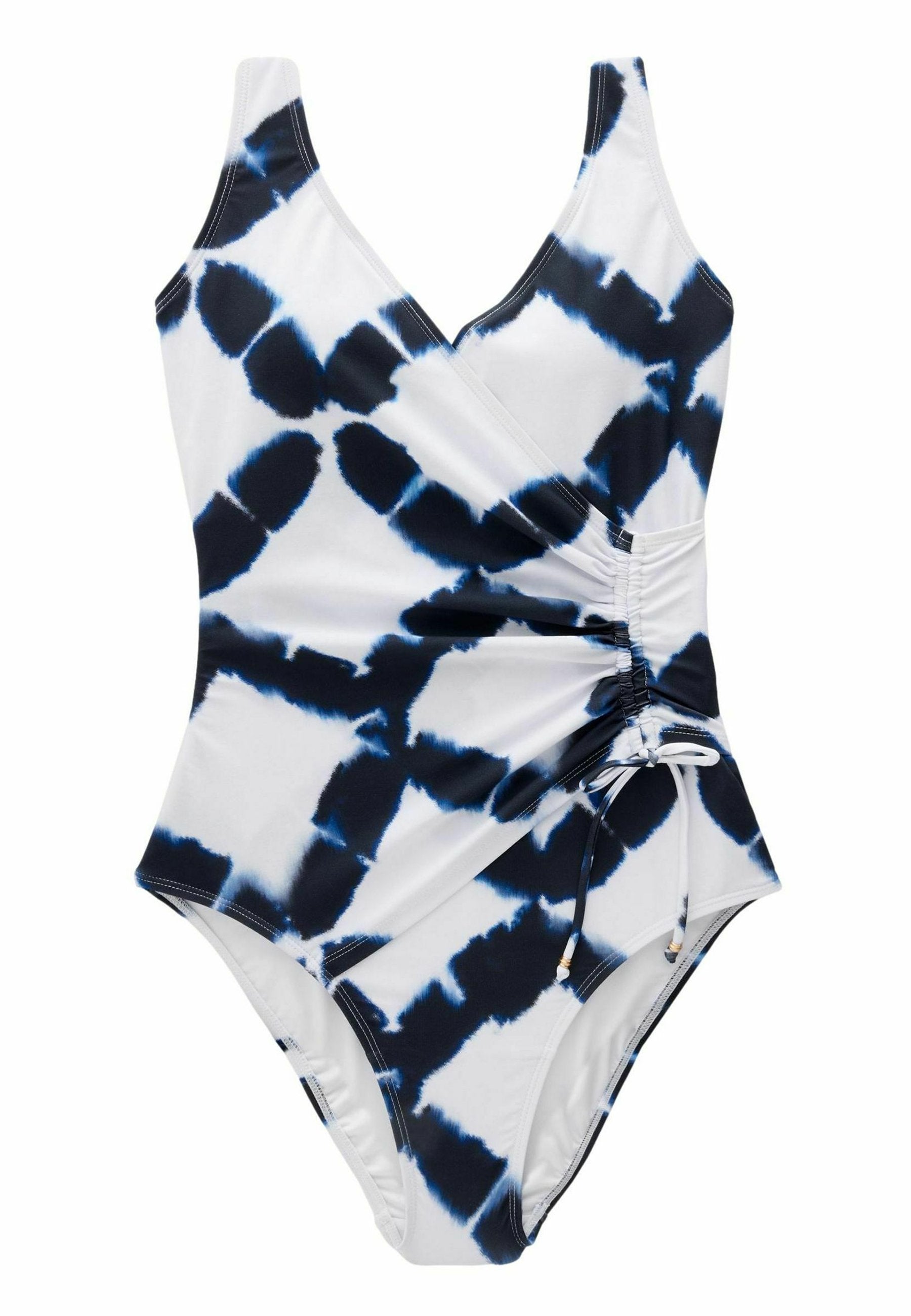 Badeanzug mit einem navy und weißen Batikmuster. Hat einen V-Ausschnitt, verstellbare seitliche Raffung und Akzente aus glattem Stoff.