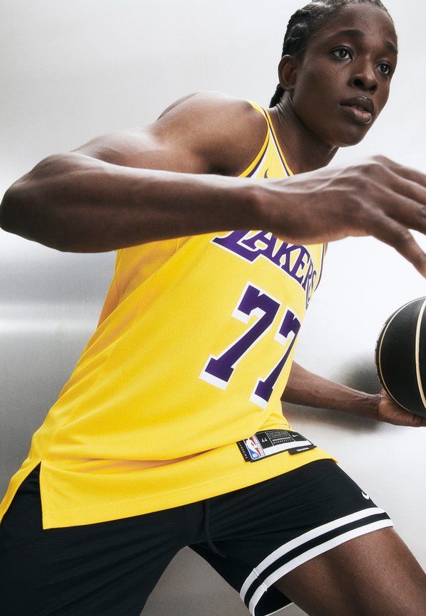 Nike Performance LOS ANGELES LAKERS LUKA DONČIĆ ICON - Club wear - amarillo