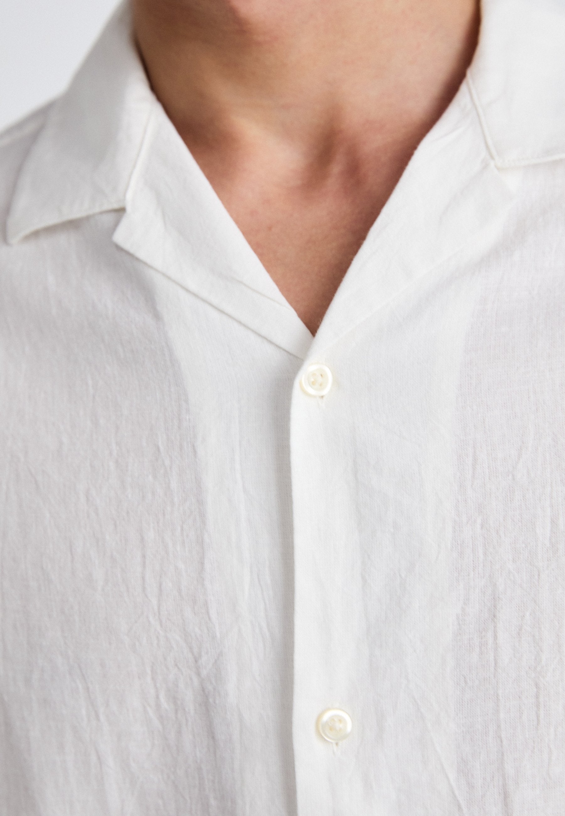 GAP STANDARD RESORT COLLAR