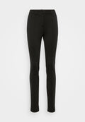 Schwarze, eng anliegende Hose aus glattem Stoff. Verfügt über einen Knopfverschluss, Gürtelschlaufen und saubere Vordernaht. Verjüngtes Bein-Design.