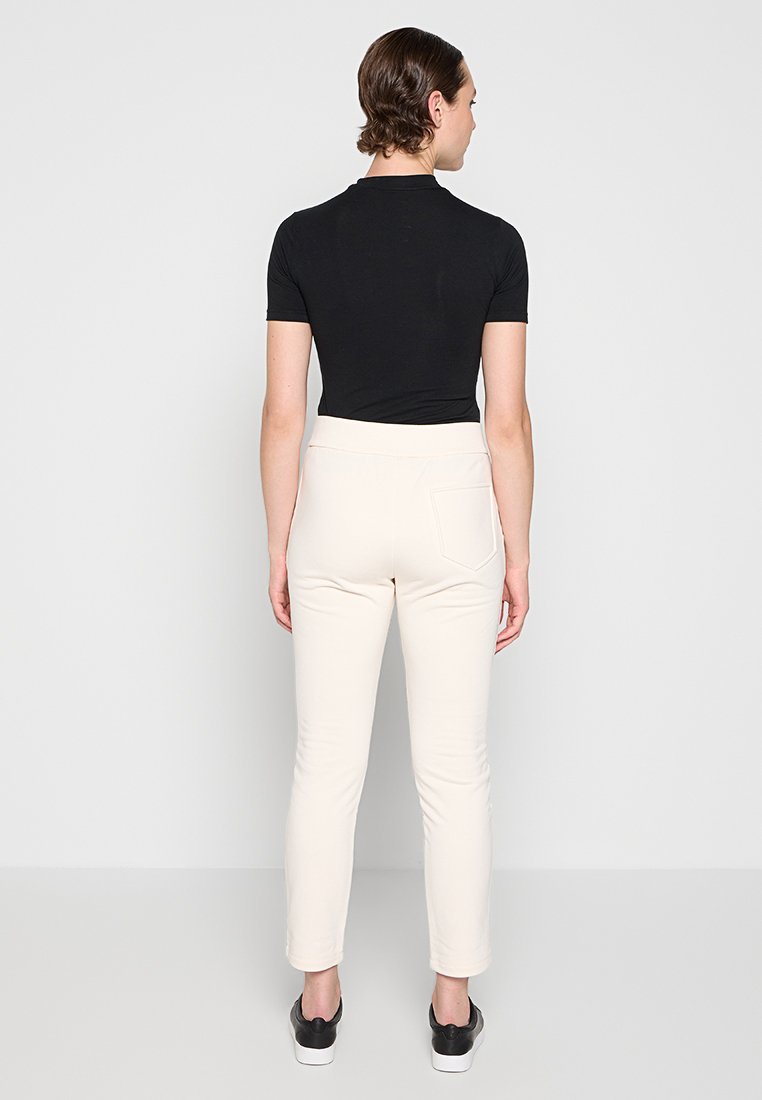 Armani Exchange Stoffhose Media 3
