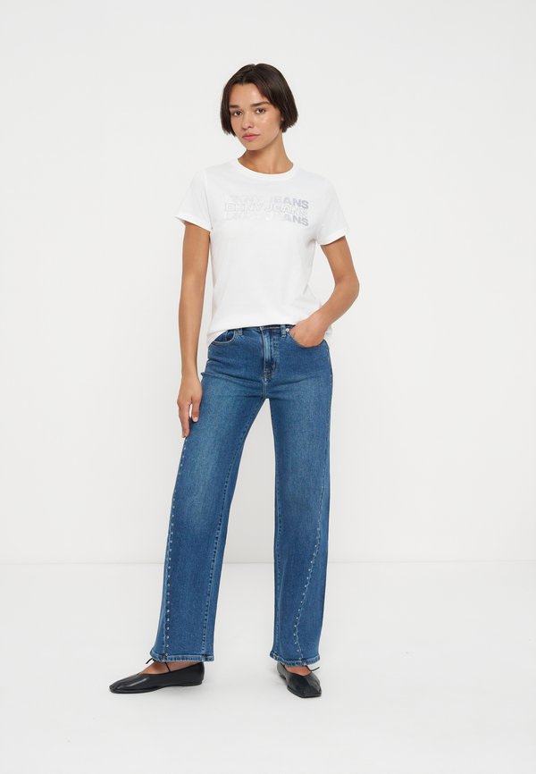DKNY