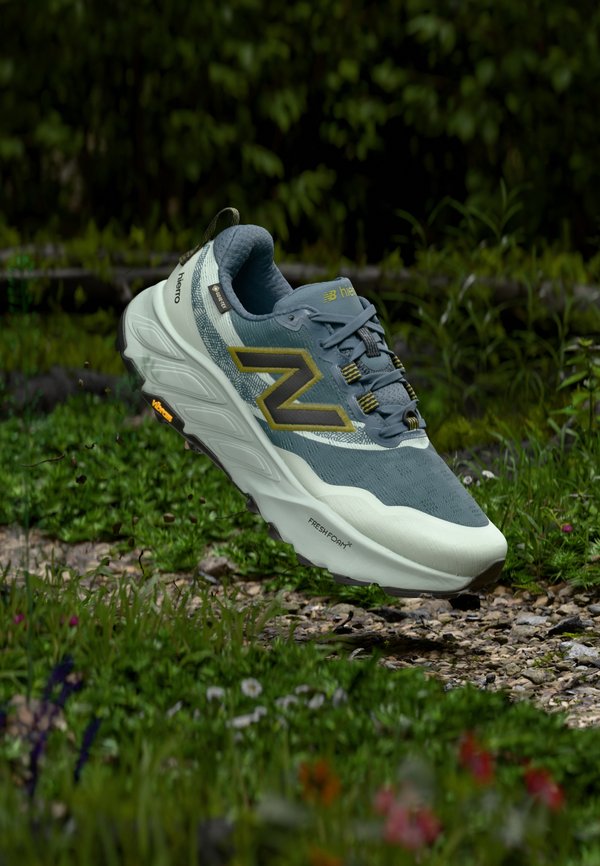 New Balance FRESH FOAM X HIERRO V9 GTX - Trail running shoes - shadow blue