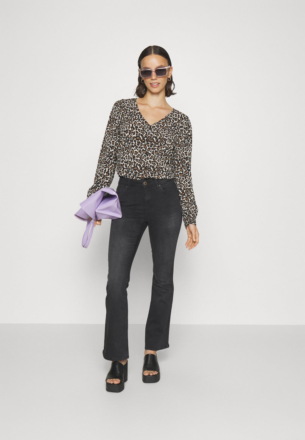Vero Moda Petite VMNAJA V-NECK PLEAT