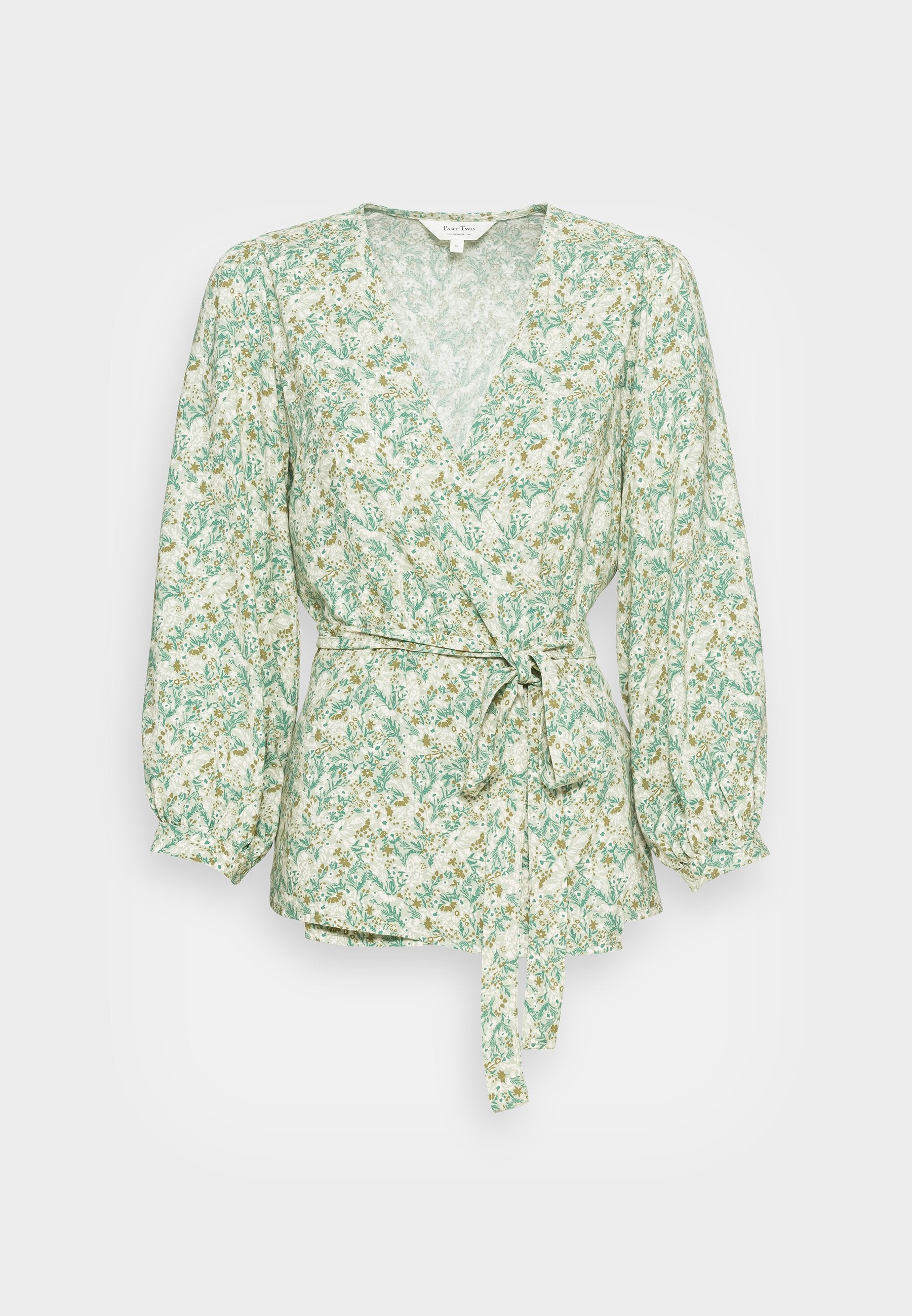Blumige Wickelbluse in Hellgrün mit weißen und goldenen Akzenten, ausgestattet mit langen Puffärmeln und einem Bindegürtel. Hergestellt aus leichtem Stoff.