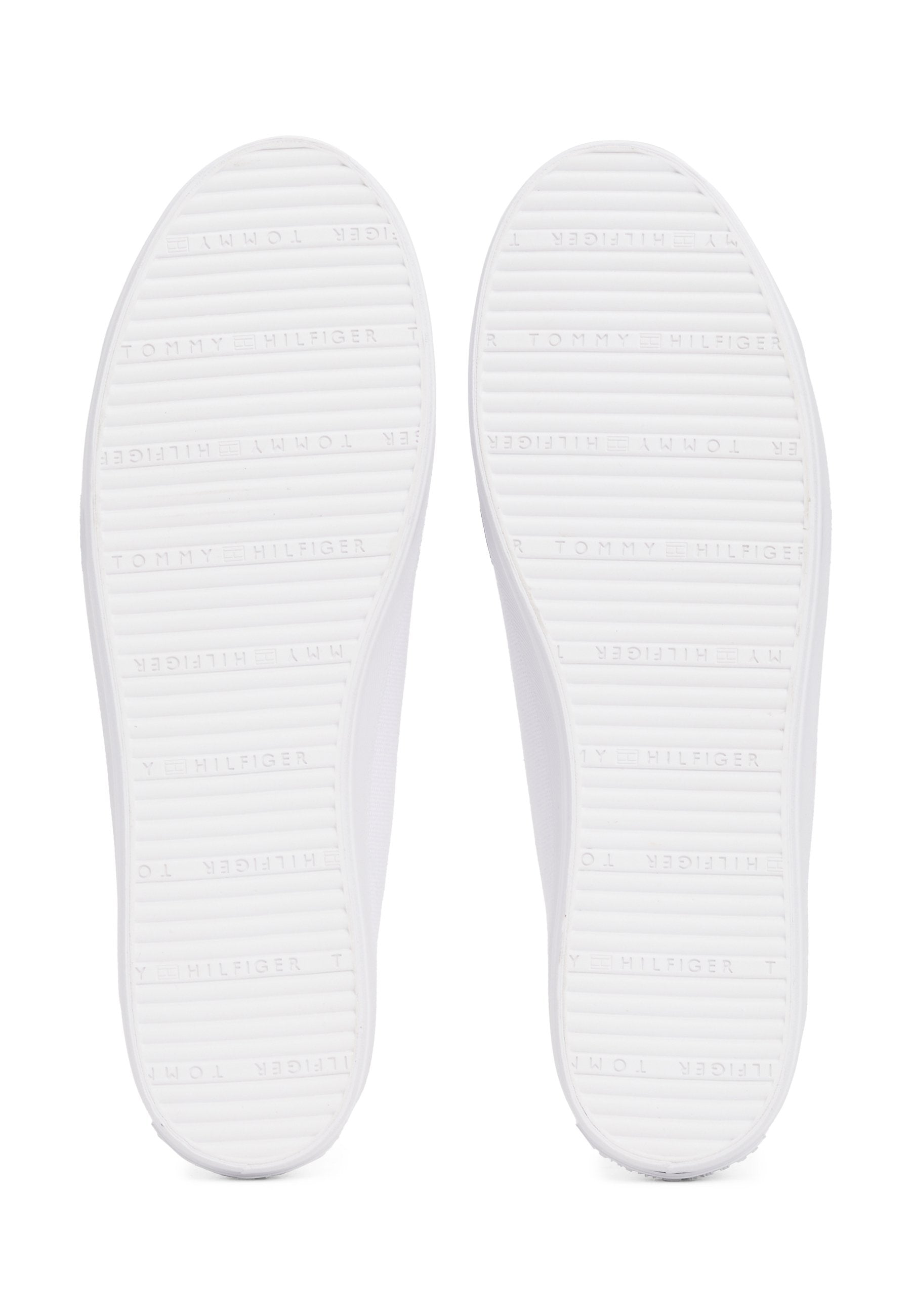 METALLIC HEEL CANVAS TRAINERS Media 6