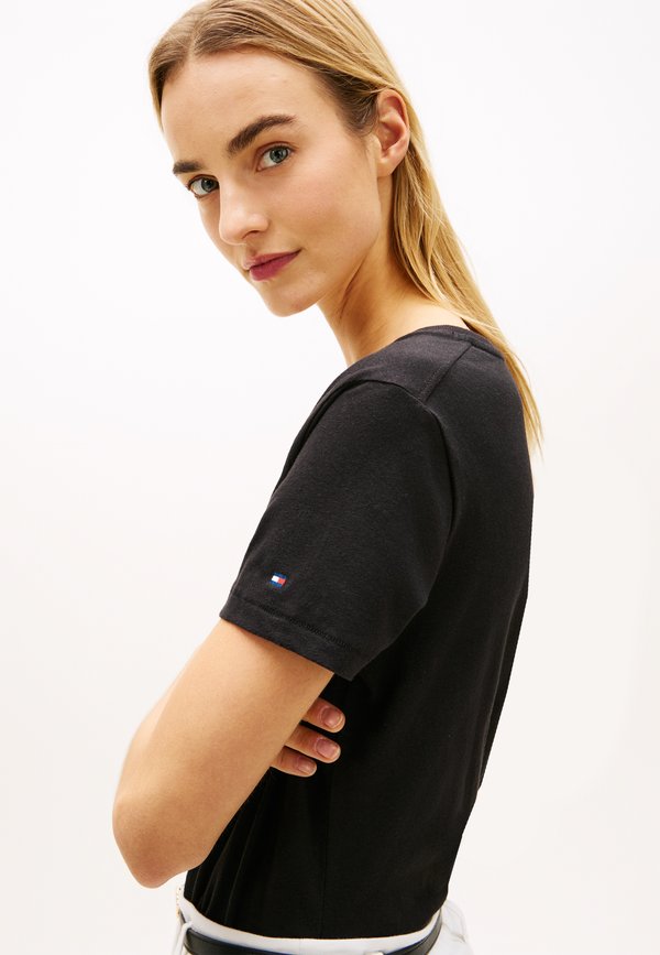 Tommy Hilfiger LINEN BLEND V-NECK T-SHIRT