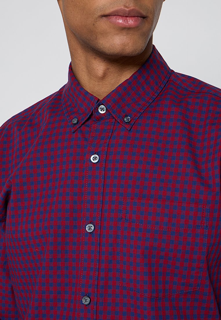 GAP REGULAR FIT