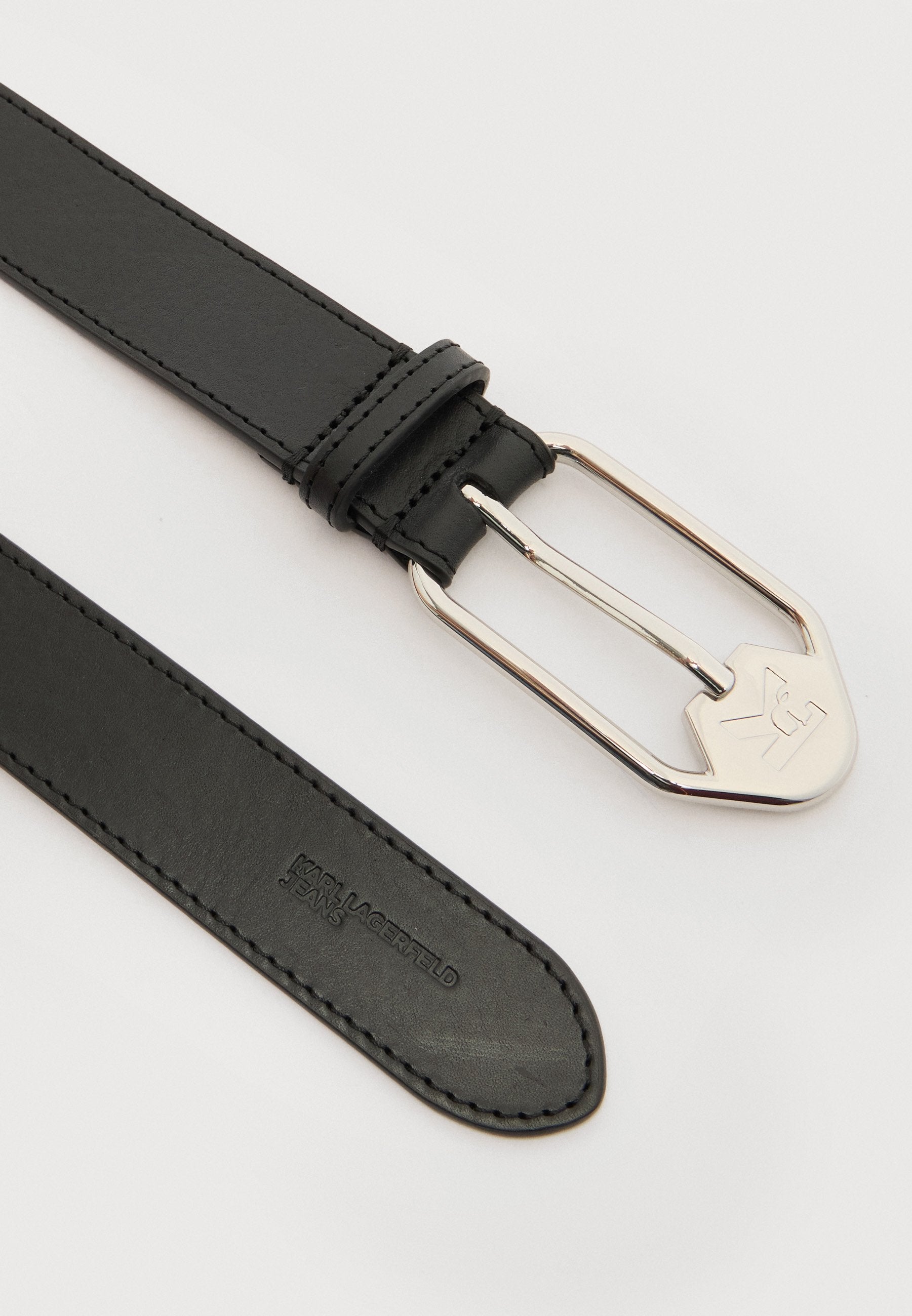 LOGO BUCKET BELT Media 2