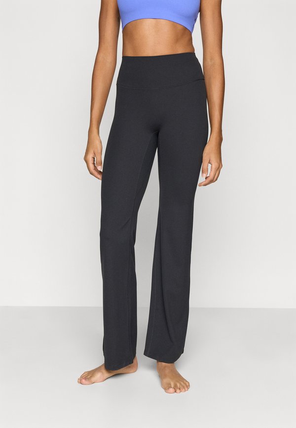 Nike Performance ZENVY FLARE - Leggings - black/cool grey