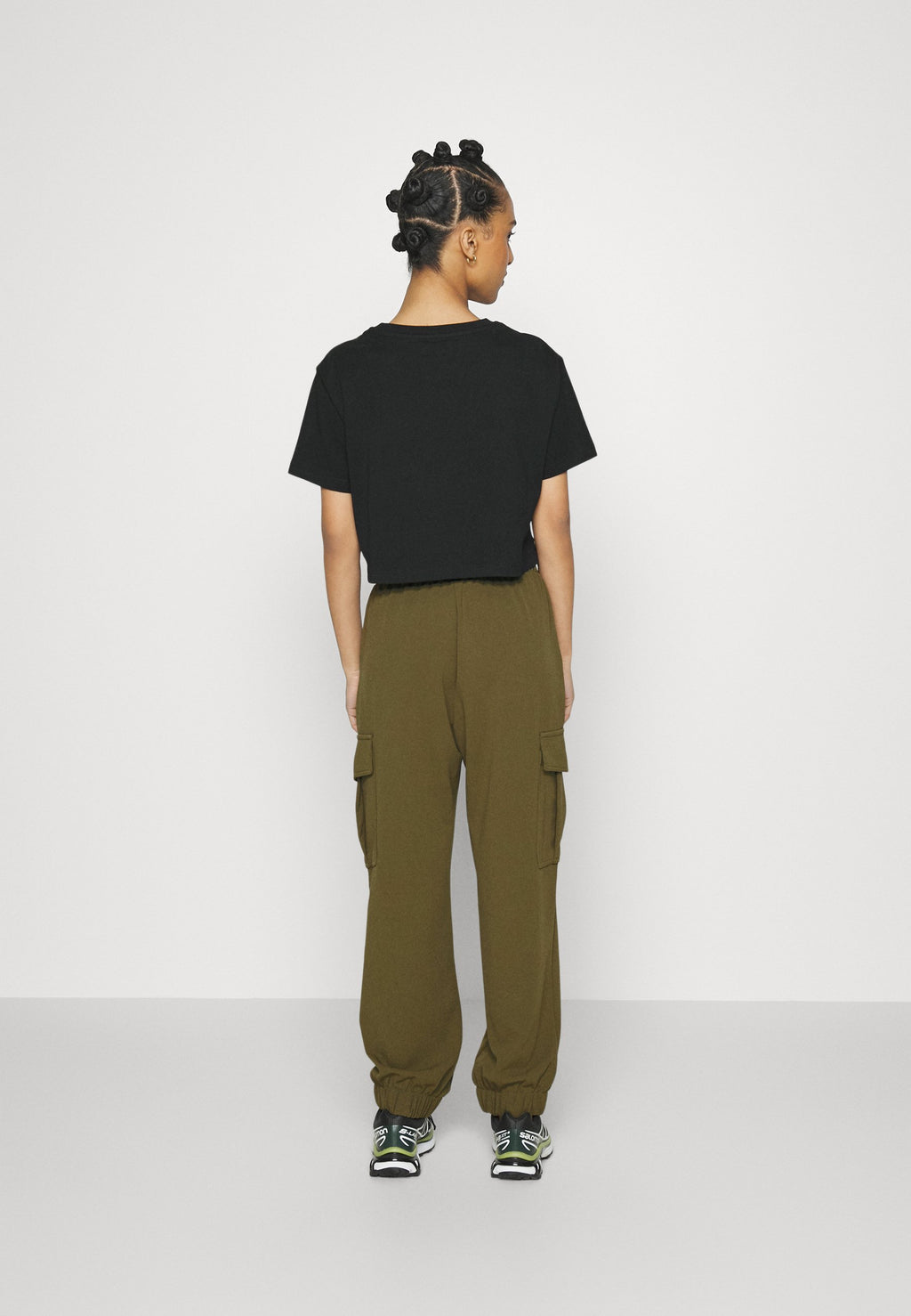 ONLOLA PANT Media 4