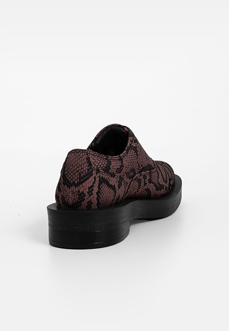 Clarks CUR