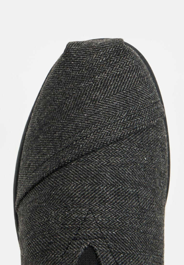 TOMS