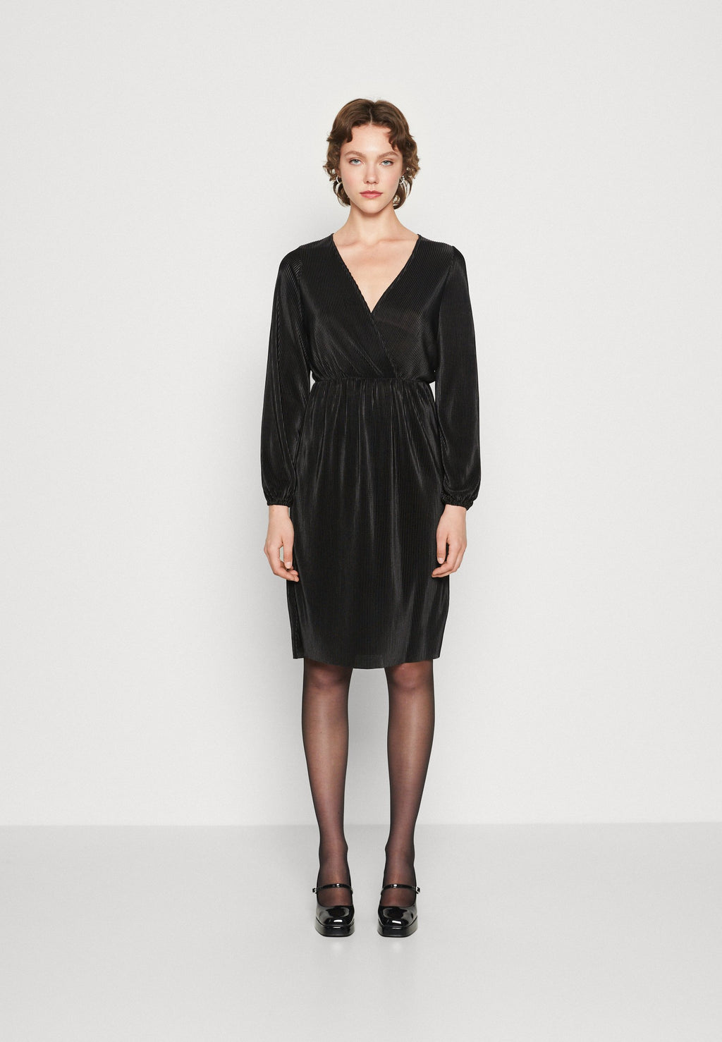 ONLNISA PLISSE WRAP DRESS  Media 3