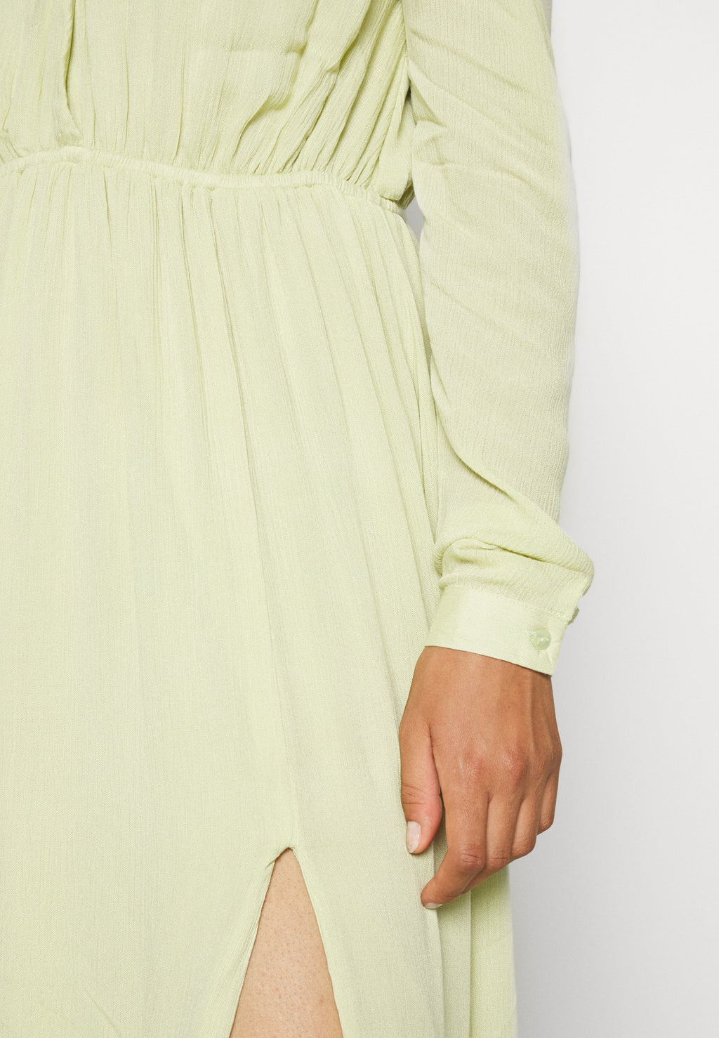 NA-KD FLOWY DRESS